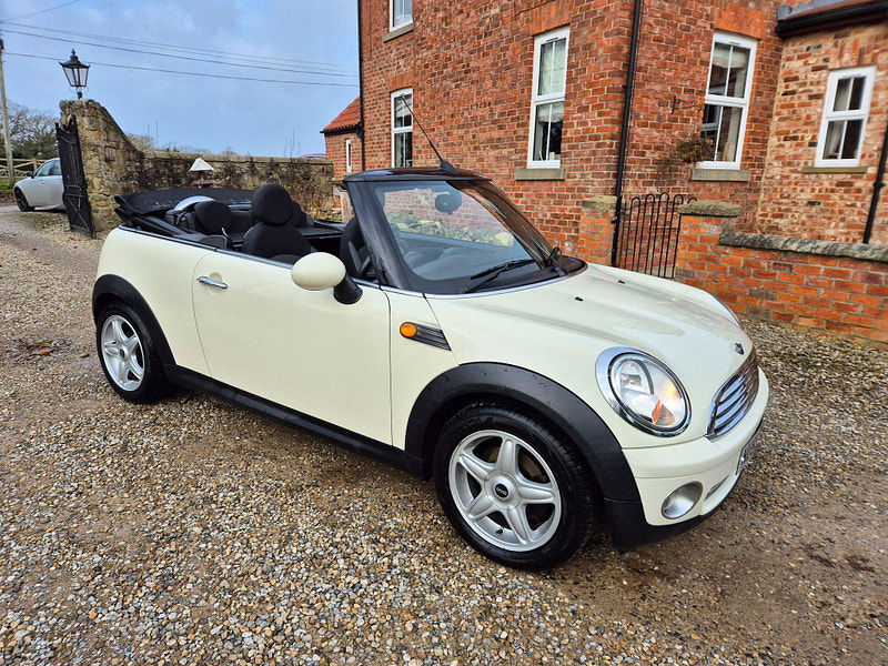 MINI Convertible 1.6 Cooper Euro 4 2dr 2dr Manual 2025