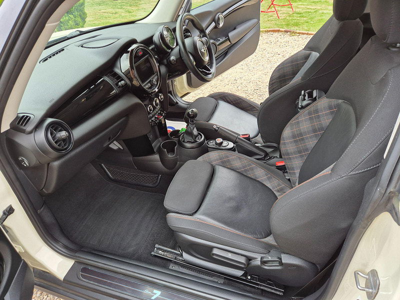 MINI Hatch 1.5 Cooper D Seven Euro 6 (s/s) 3dr 3dr Manual 2025