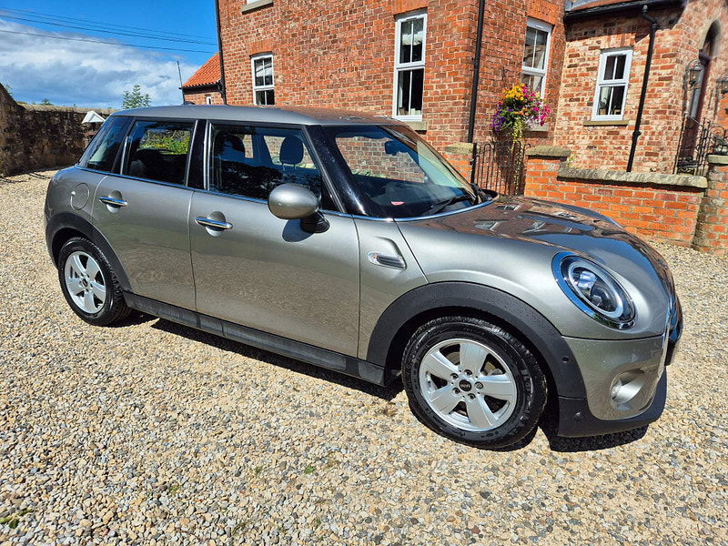 MINI Hatch 1.5 Cooper D Steptronic Euro 6 (s/s) 5dr 5dr Automatic 2025