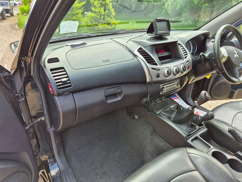 Mitsubishi L200 2.5 DI-D Challenger 4WD Euro 5 4dr (LB) 4dr Manual 2025