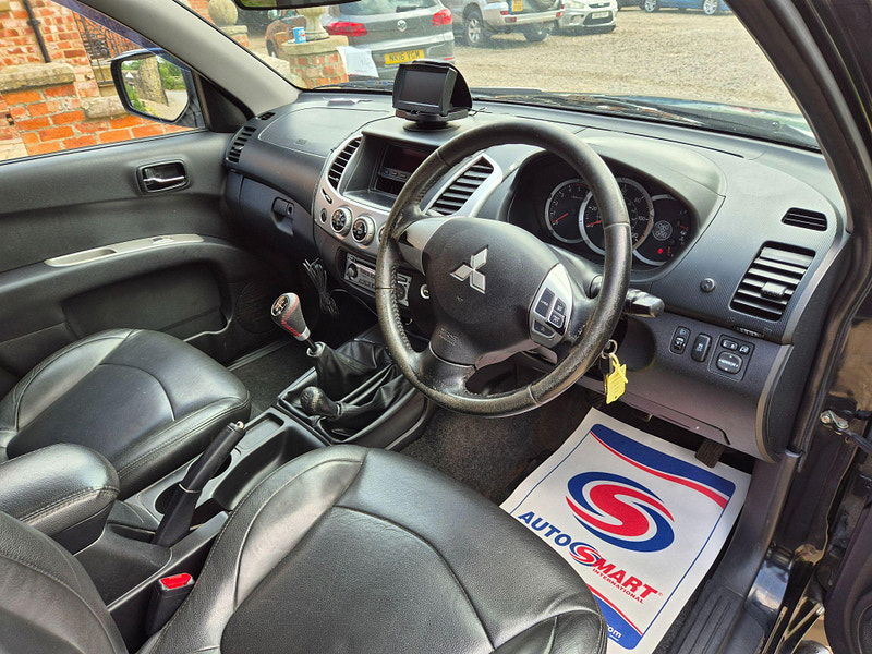 Mitsubishi L200 2.5 DI-D Challenger 4WD Euro 5 4dr (LB) 4dr Manual 2025