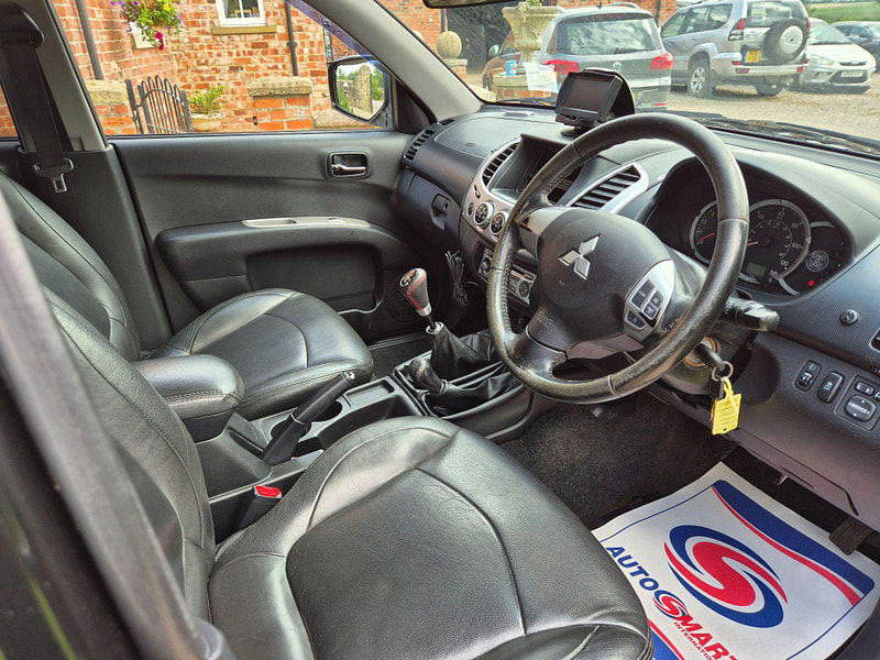 Mitsubishi L200 2.5 DI-D Challenger 4WD Euro 5 4dr (LB) 4dr Manual 2025