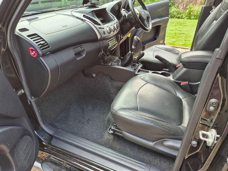 Mitsubishi L200 2.5 DI-D Challenger 4WD Euro 5 4dr (LB) 4dr Manual 2025