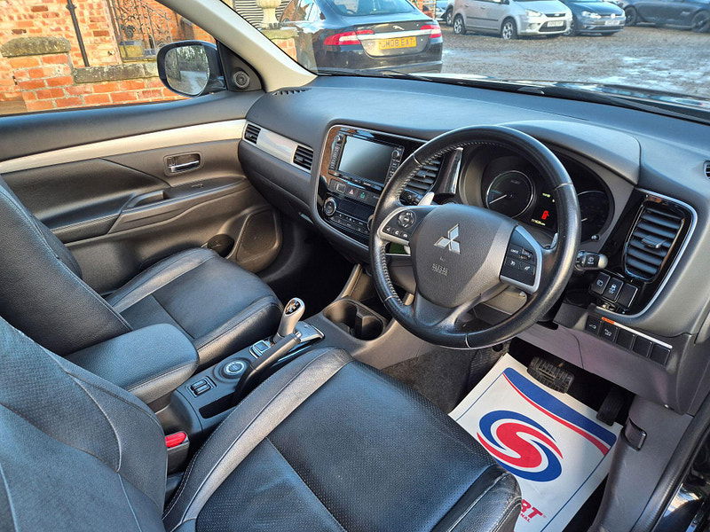 Mitsubishi Outlander 2.0h 12kWh GX4h CVT 4WD Euro 5 (s/s) 5dr 5dr Automatic 2026