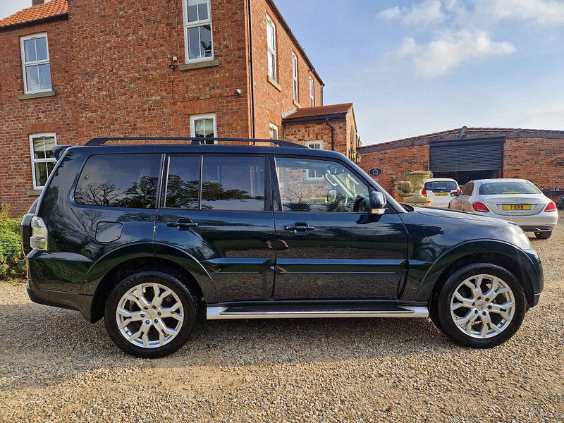 Mitsubishi Shogun 3.2 DI-DC SG5 Auto 4WD Euro 6 5dr LWB 5dr Automatic 2024