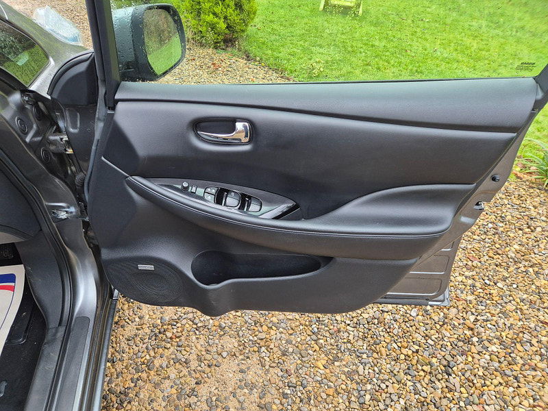 Nissan Leaf 24kWh Tekna Auto 5dr 5dr Automatic 2025
