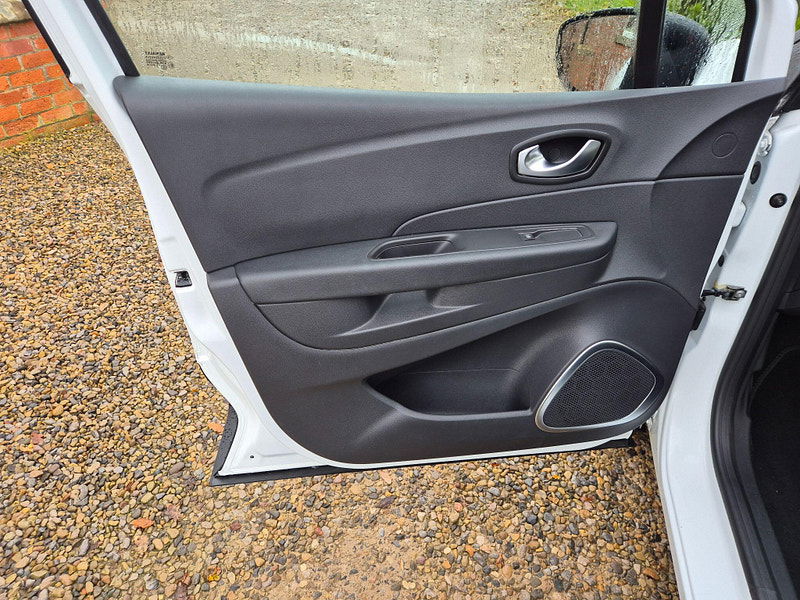 Renault Captur 1.5 dCi ENERGY Dynamique Nav Euro 6 (s/s) 5dr 5dr Manual 2025