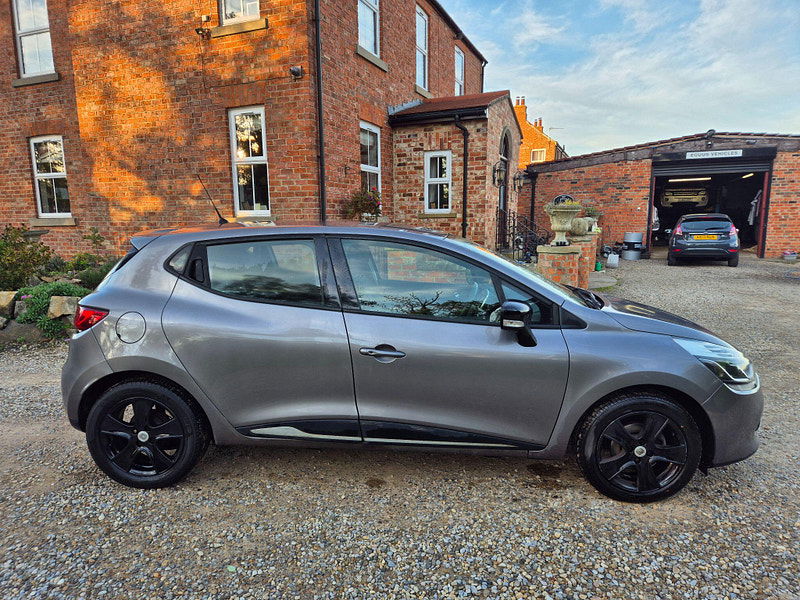 Renault Clio 0.9 TCe Dynamique Nav Euro 6 (s/s) 5dr 5dr Manual 2025