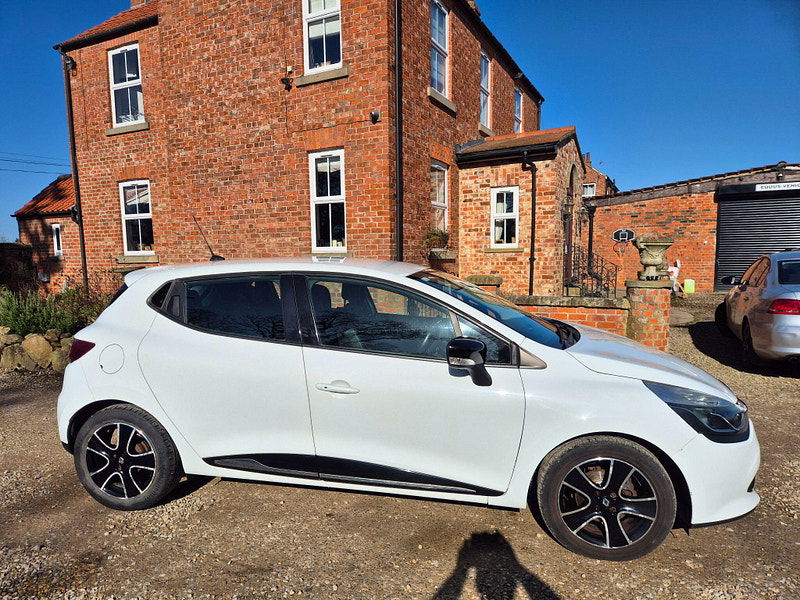 Renault Clio 1.2 16V Dynamique MediaNav Euro 5 5dr 5dr Manual 2026