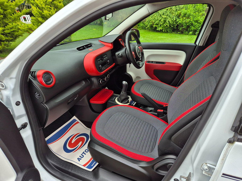 Renault Twingo 1.0 SCe Dynamique Euro 6 (s/s) 5dr 5dr Manual 2026
