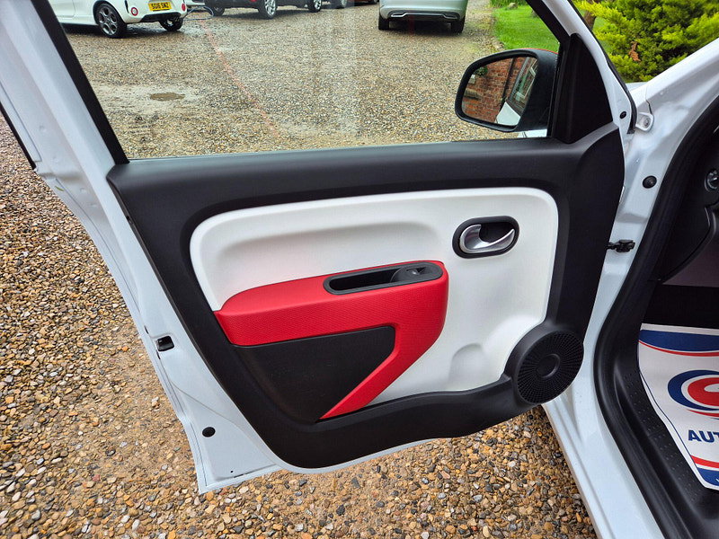 Renault Twingo 1.0 SCe Dynamique Euro 6 (s/s) 5dr 5dr Manual 2026