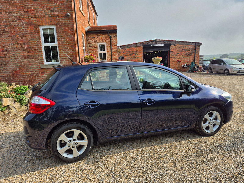 Toyota Auris 1.33 Dual VVT-i Edition Euro 5 (s/s) 5dr 5dr Manual 2025