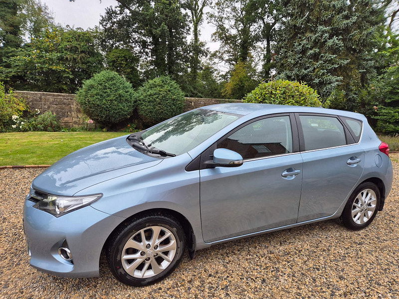 Toyota Auris 1.6 V-Matic Icon Euro 5 5dr 5dr Manual 2024