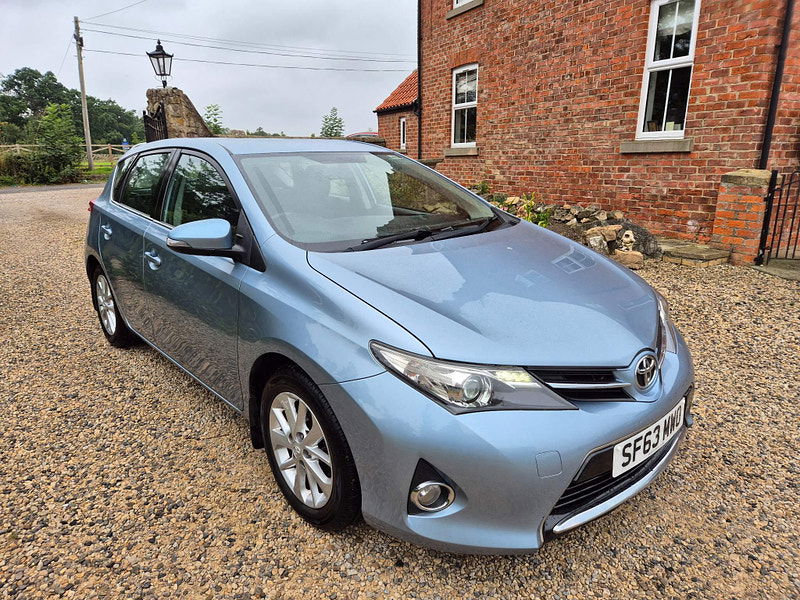 Toyota Auris 1.6 V-Matic Icon Euro 5 5dr 5dr Manual 2024