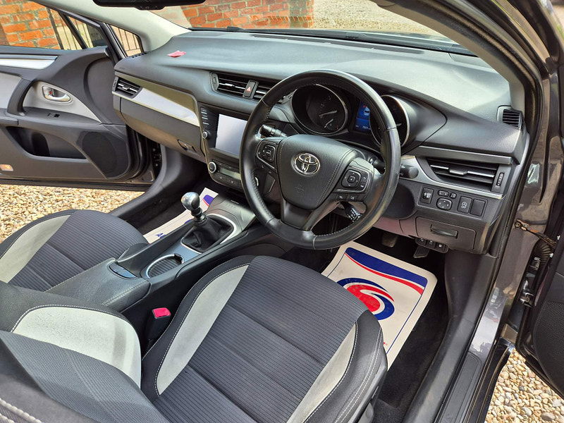 Toyota Avensis 1.6 D-4D Business Edition Touring Sports Euro 6 (s/s) 5dr 5dr Manual 2025