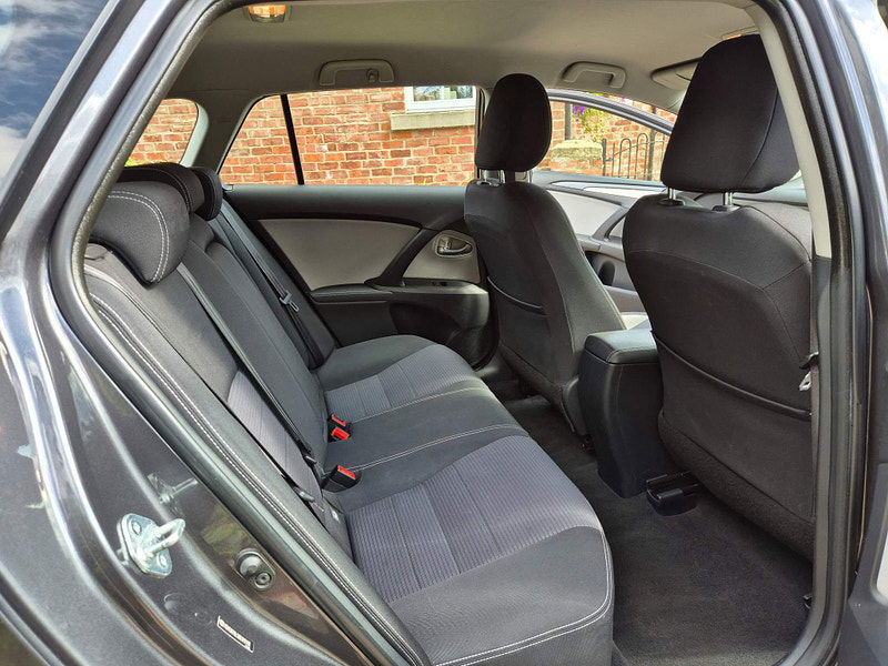 Toyota Avensis 1.6 D-4D Business Edition Touring Sports Euro 6 (s/s) 5dr 5dr Manual 2025