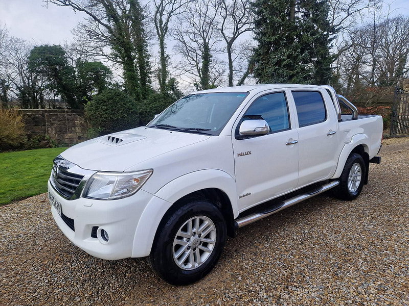 Toyota Hilux 3.0 D-4D Invincible Auto 4WD Euro 5 4dr 4dr Automatic 2026