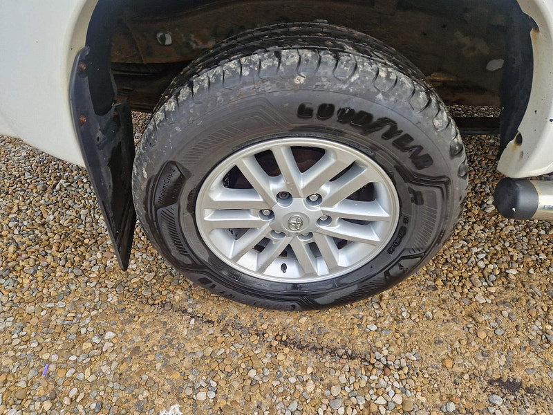 Toyota Hilux 3.0 D-4D Invincible Auto 4WD Euro 5 4dr 4dr Automatic 2026