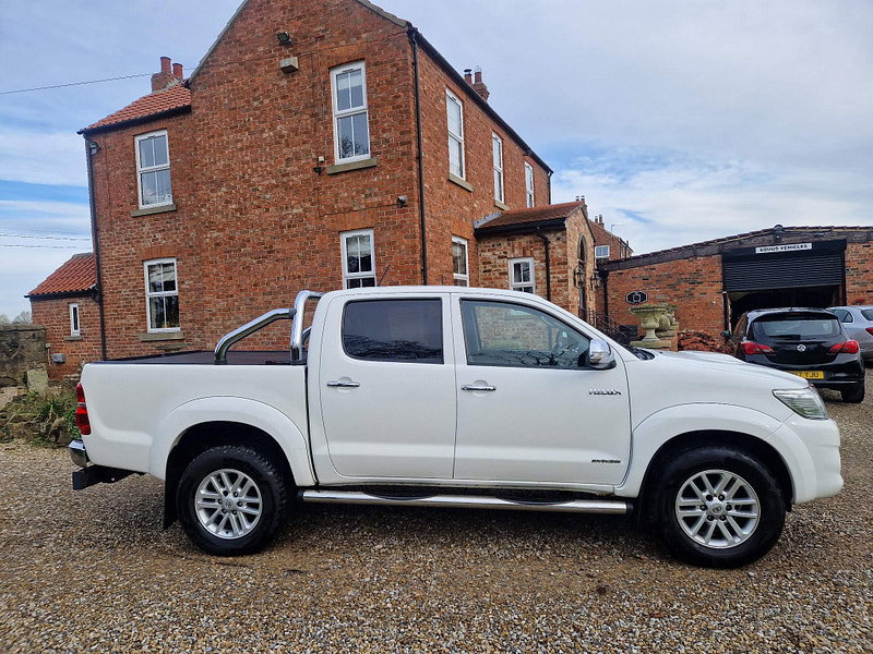 Toyota Hilux 3.0 D-4D Invincible Auto 4WD Euro 5 4dr 4dr Automatic 2026