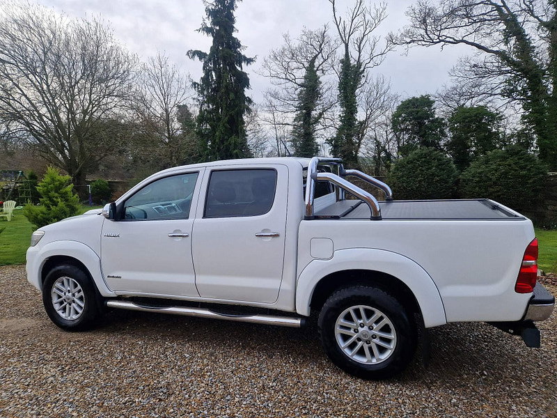 Toyota Hilux 3.0 D-4D Invincible Auto 4WD Euro 5 4dr 4dr Automatic 2026