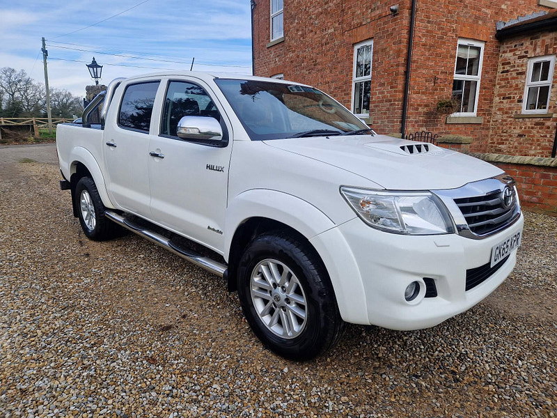 Toyota Hilux 3.0 D-4D Invincible Auto 4WD Euro 5 4dr 4dr Automatic 2026