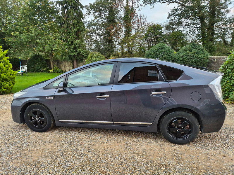 Toyota Prius 1.8 VVT-h CVT Euro 5 (s/s) 5dr 5dr Automatic 2025
