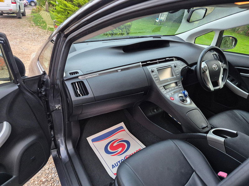 Toyota Prius 1.8 VVT-h CVT Euro 5 (s/s) 5dr 5dr Automatic 2025