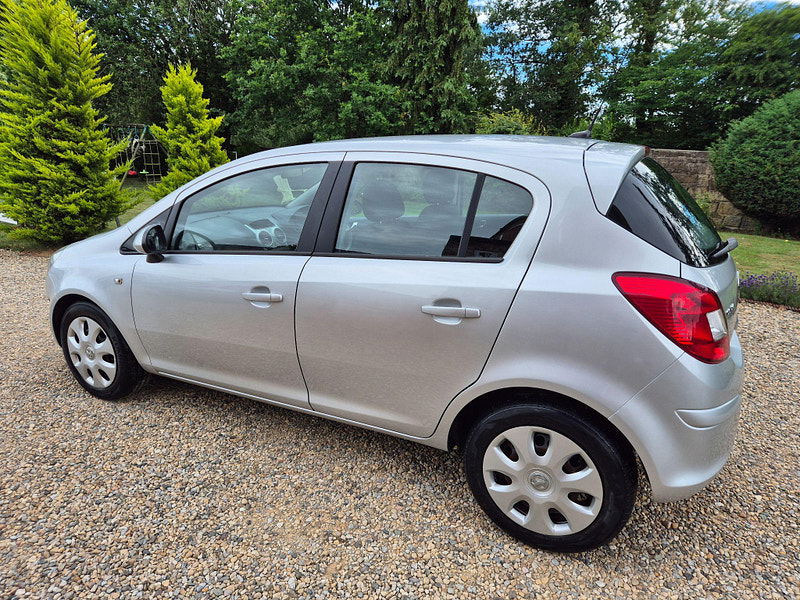 Vauxhall Corsa 1.4 16V Design Euro 5 5dr (A/C) 5dr Manual 2025