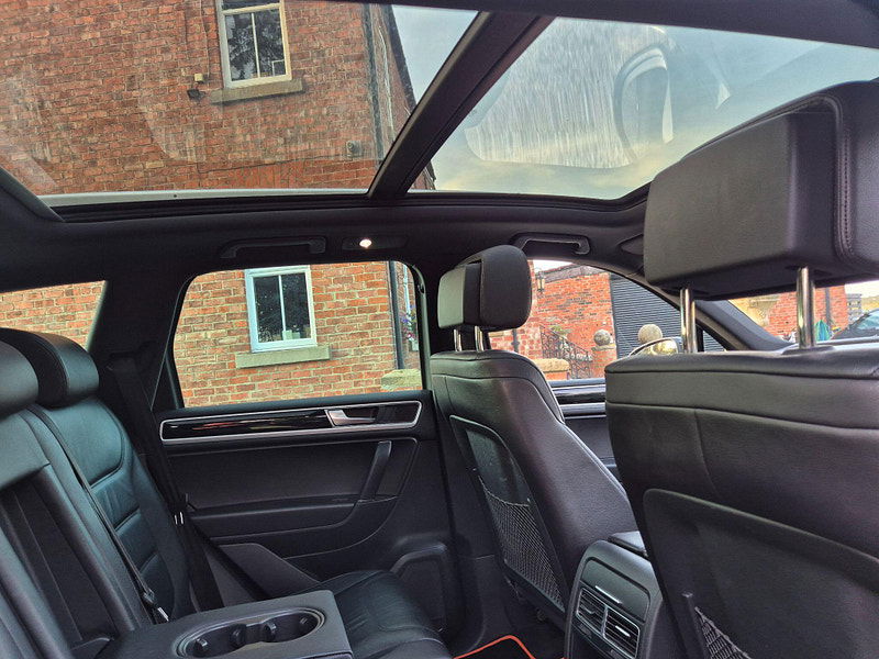 Volkswagen Touareg 3.0 TDI V6 R-Line Plus Tiptronic 4WD Euro 6 (s/s) 5dr 5dr Automatic 2025