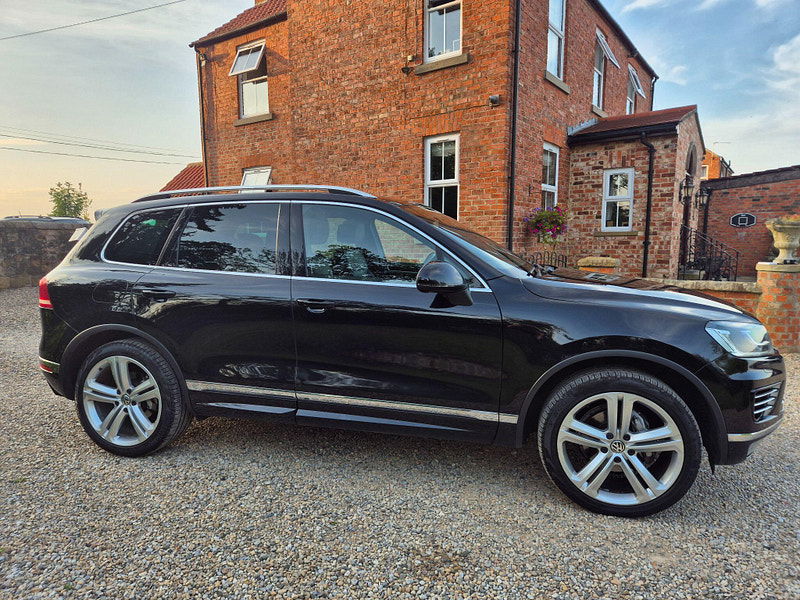 Volkswagen Touareg 3.0 TDI V6 R-Line Plus Tiptronic 4WD Euro 6 (s/s) 5dr 5dr Automatic 2025