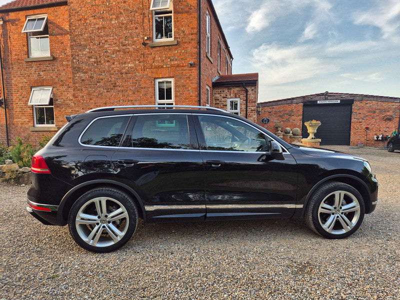 Volkswagen Touareg 3.0 TDI V6 R-Line Plus Tiptronic 4WD Euro 6 (s/s) 5dr 5dr Automatic 2025