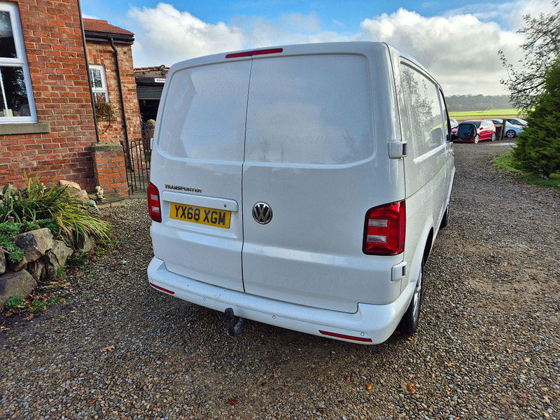 Volkswagen Transporter 2.0 TDI T28 BlueMotion Tech Highline FWD SWB Euro 6 (s/s) 5dr 5dr Manual 2024