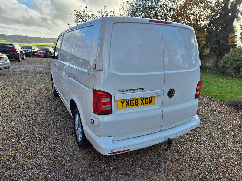 Volkswagen Transporter 2.0 TDI T28 BlueMotion Tech Highline FWD SWB Euro 6 (s/s) 5dr 5dr Manual 2024