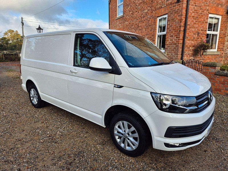 Volkswagen Transporter 2.0 TDI T28 BlueMotion Tech Highline FWD SWB Euro 6 (s/s) 5dr 5dr Manual 2024