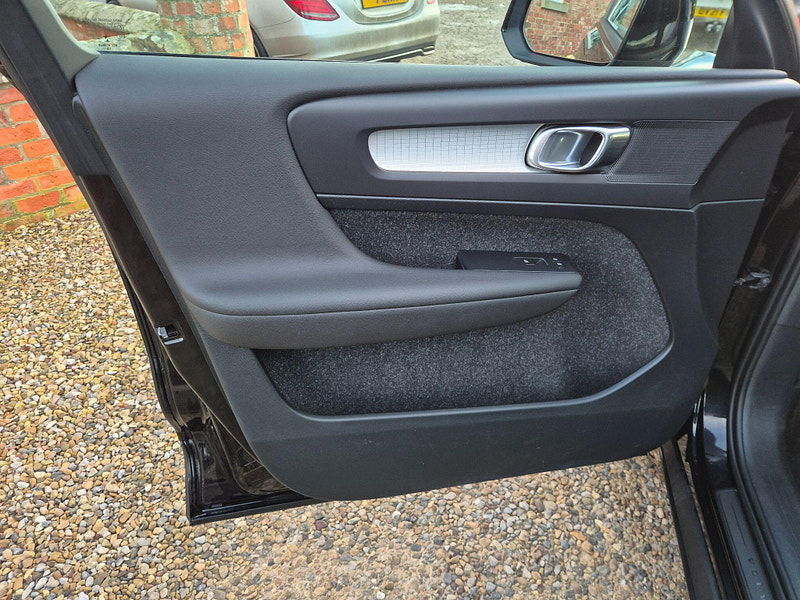 Volvo XC40 2.0 D3 Momentum Euro 6 (s/s) 5dr 5dr Manual 2026