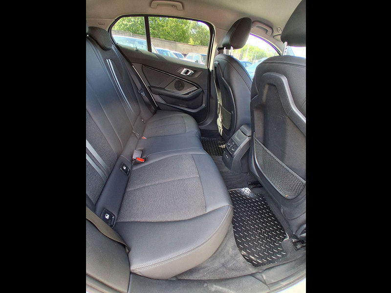 BMW 1 Series 1.5 118i Sport Hatchback 5dr Petrol DCT Euro 6 (s/s) (140 ps) 5dr Automatic 2025