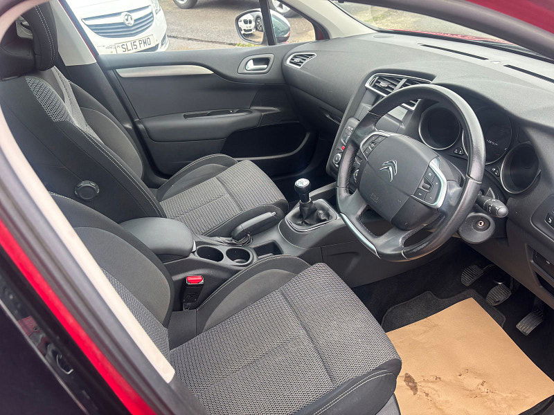 Citroen C4 1.6 VTi Selection Hatchback 5dr Petrol Manual Euro 5 (120 ps) 5dr Manual 2025