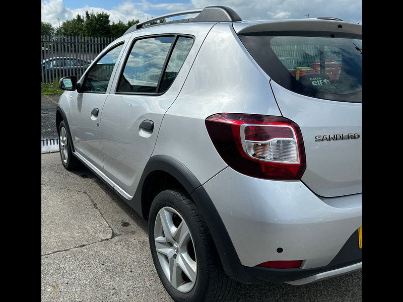 Dacia Sandero 1.5L STEPWAY LAUREATE DCI Hatchback 5dr Diesel Manual Euro 5 (90 bhp) 5dr Manual 2024