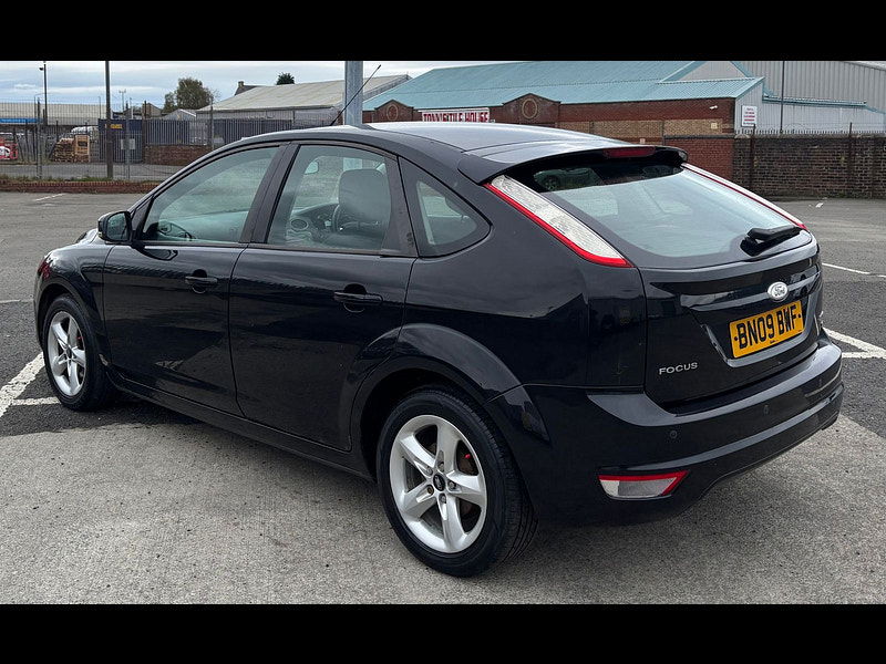 Ford Focus 1.6L Zetec 100 Auto Hatchback 5dr Petrol Automatic Euro 4 (100 bhp) 5dr Automatic 2025