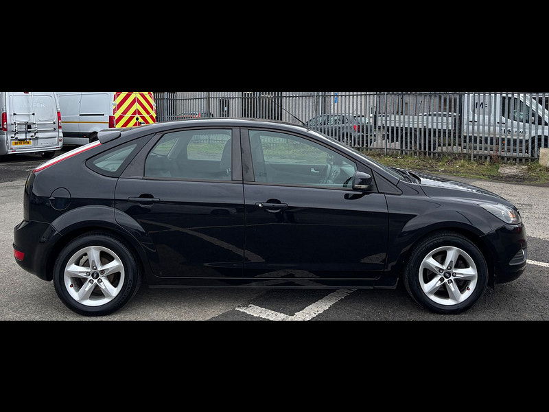 Ford Focus 1.6L Zetec 100 Auto Hatchback 5dr Petrol Automatic Euro 4 (100 bhp) 5dr Automatic 2025