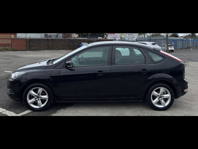 Ford Focus 1.6L Zetec 100 Auto Hatchback 5dr Petrol Automatic Euro 4 (100 bhp) 5dr Automatic 2025