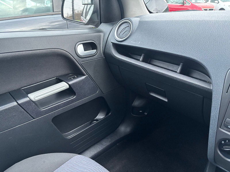 Ford Fusion 1.6 Zetec Hatchback 5dr Petrol Automatic (179 g/km, 99 bhp) 5dr Automatic 2026