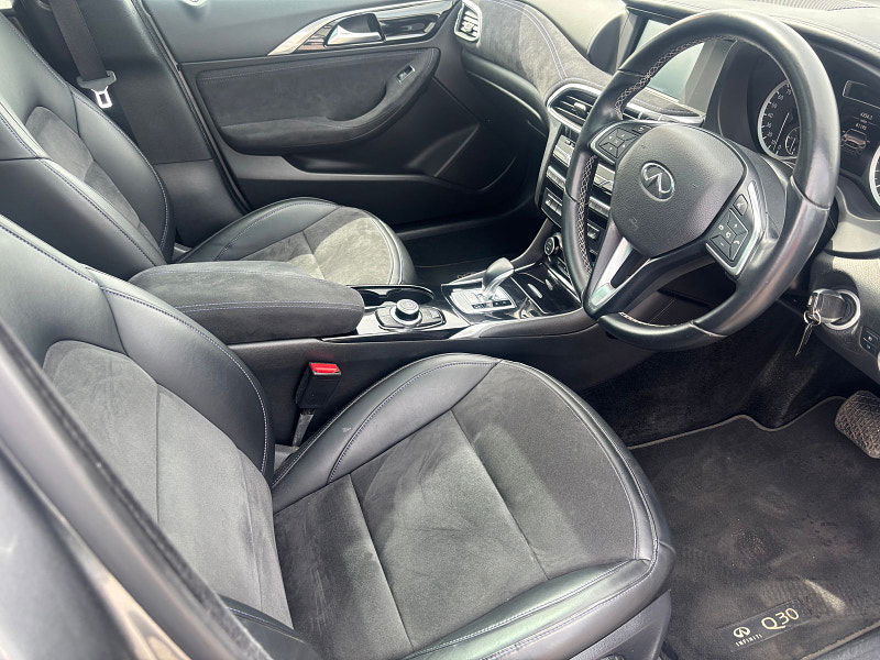 Infiniti Q30 1.5d Business Executive Hatchback 5dr Diesel DCT Euro 6 (s/s) (109 ps) 5dr Automatic 2025