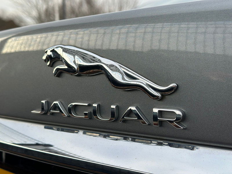 Jaguar XF 2.2L D LUXURY Saloon 4dr Diesel Automatic Euro 5 (163 bhp) 4dr Automatic 2025