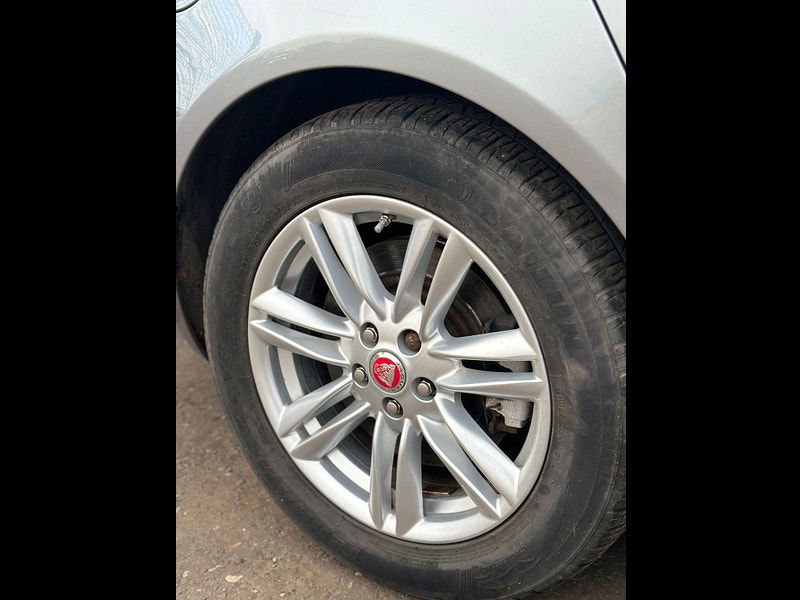 Jaguar XF 2.2L D LUXURY Saloon 4dr Diesel Automatic Euro 5 (163 bhp) 4dr Automatic 2025