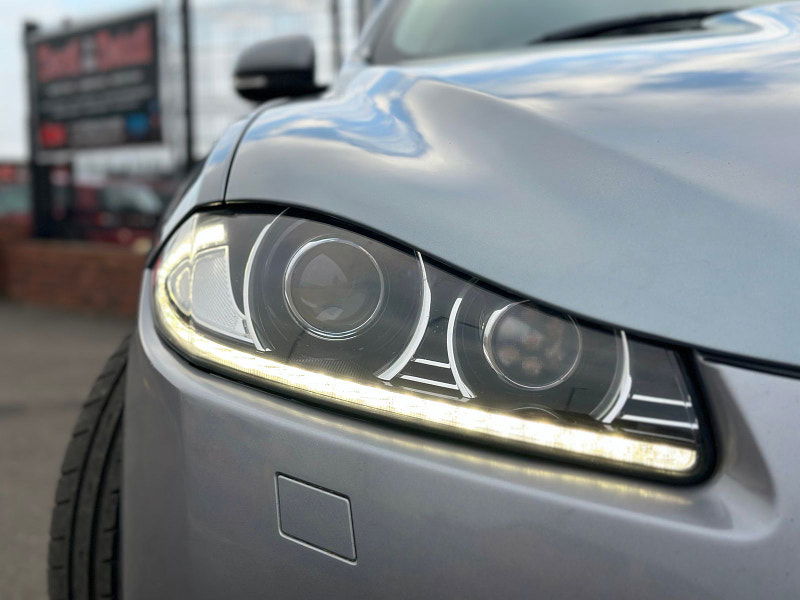 Jaguar XF 2.2L D LUXURY Saloon 4dr Diesel Automatic Euro 5 (163 bhp) 4dr Automatic 2025