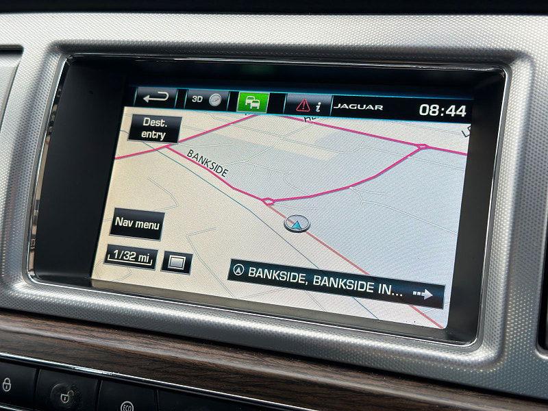 Jaguar XF 2.2L D LUXURY Saloon 4dr Diesel Automatic Euro 5 (163 bhp) 4dr Automatic 2025