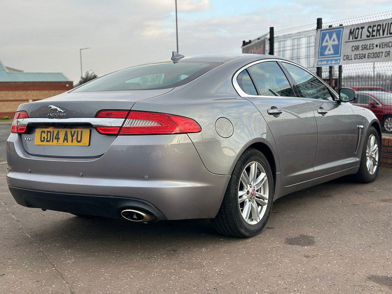 Jaguar XF 2.2L D LUXURY Saloon 4dr Diesel Automatic Euro 5 (163 bhp) 4dr Automatic 2025