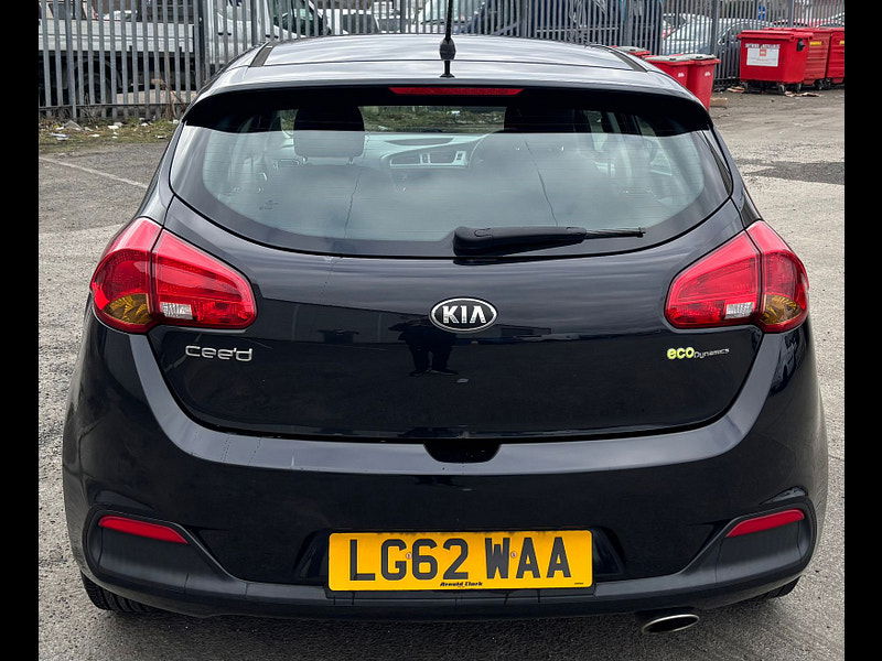 Kia Ceed 1.6L CRDI 1 ECODYNAMICS Hatchback 5dr Diesel Manual Euro 5 (126 bhp) 5dr Manual 2025