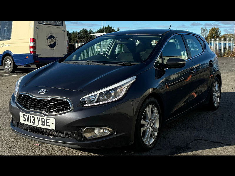 Kia Ceed 1.6L CRDI 2 ECODYNAMICS Hatchback 5dr Diesel Manual Euro 5 (126 bhp) 5dr Manual 2024